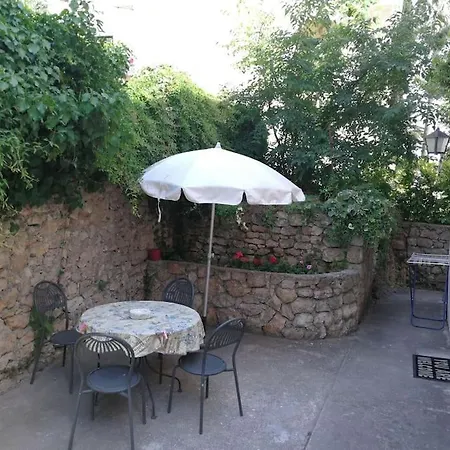 Apartamento Near The Old Town 2 *