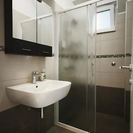 Apartment Near The Old Town 2